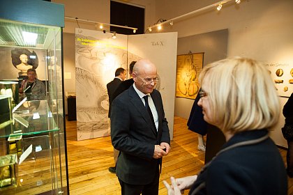 Vizeprsident Roger Schenkel whrend der Ausstellungsbesichtigung (Foto: VFF/ Nikolaus Brade)